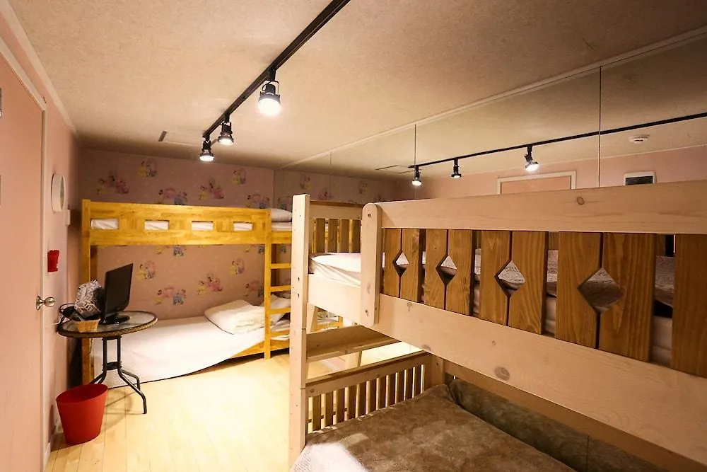 Mama Guest House سيول 2*,